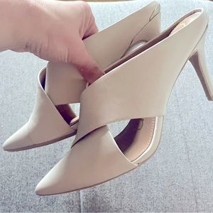 Never Worn Nude Calvin Klein Heeled Mules (Size 7.5M)
